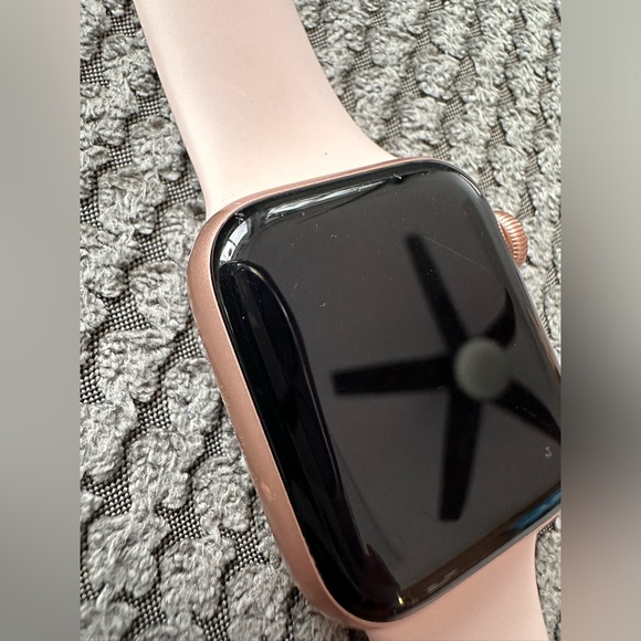 Apple Watch Series 4 GPS 40mm - Picture 5 of 6